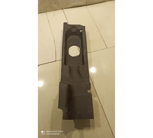 Напольное покрытие переднее