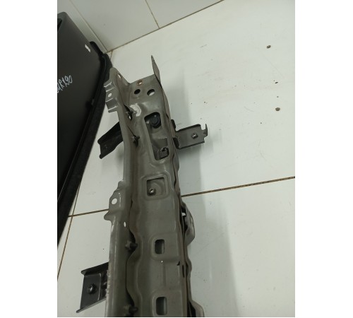 Кронштейн радиатора верхний