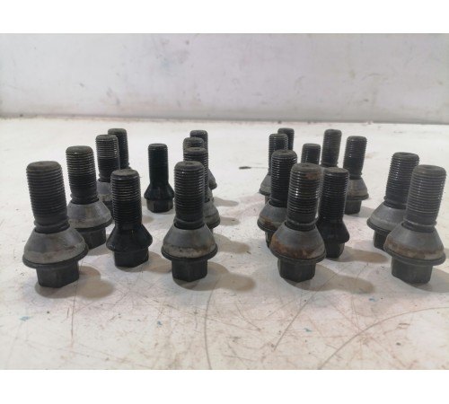 Комплект колесных болтов 20 шт