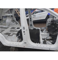 Порог со стойкой правый