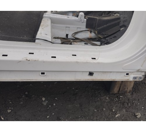 Порог со стойкой правый