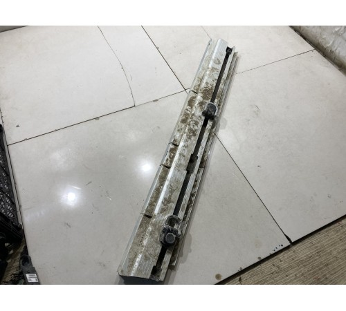 Крепление пола багажника правое