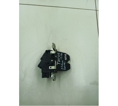 Замок крышки багажника