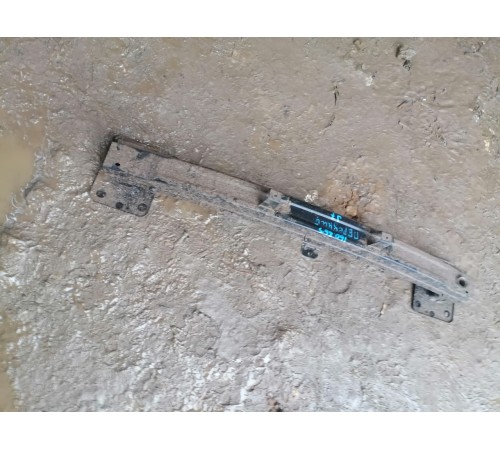 Усилитель бампера передний