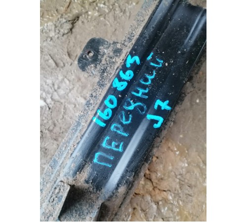 Усилитель бампера передний