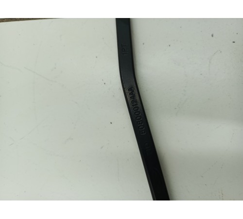 Поводок стеклоочистителя левый