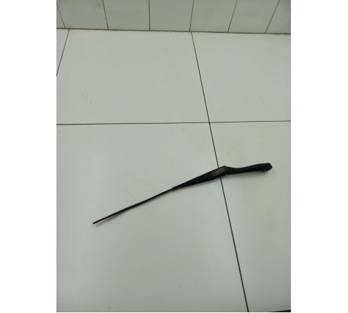 Поводок стеклоочистителя левый