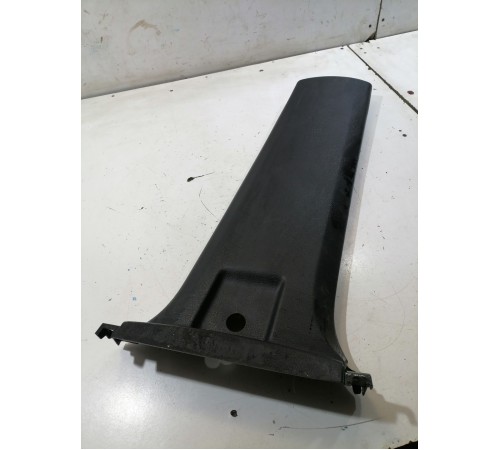 Обшивка центральной стойки правая нижняя