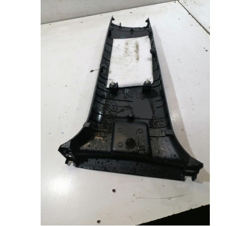 Обшивка центральной стойки правая нижняя