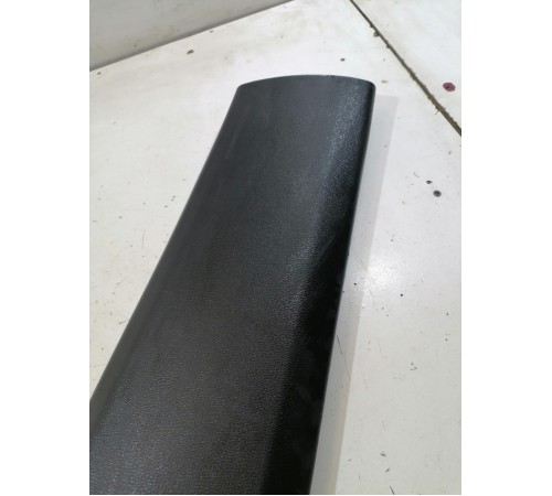 Обшивка центральной стойки правая нижняя