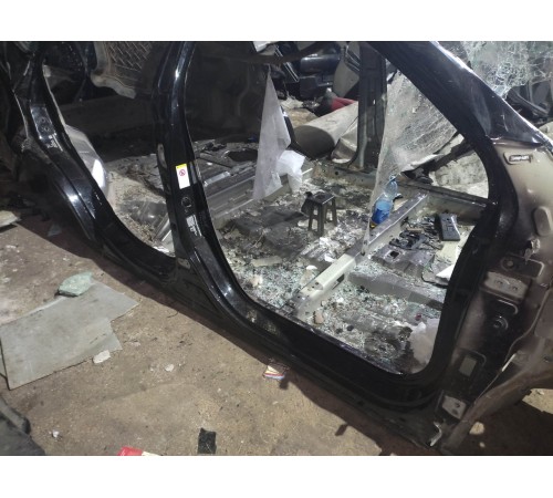 Порог со стойкой (правый)