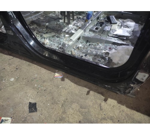 Порог со стойкой (правый)