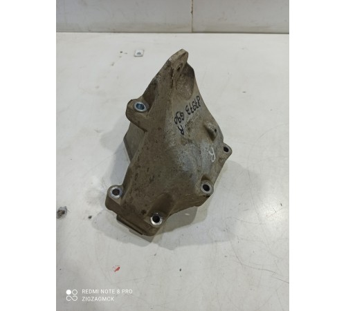 Кронштейн (опора) двигателя правый