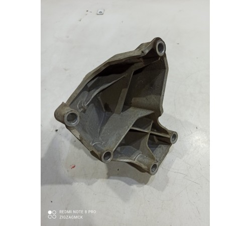 Кронштейн (опора) двигателя правый