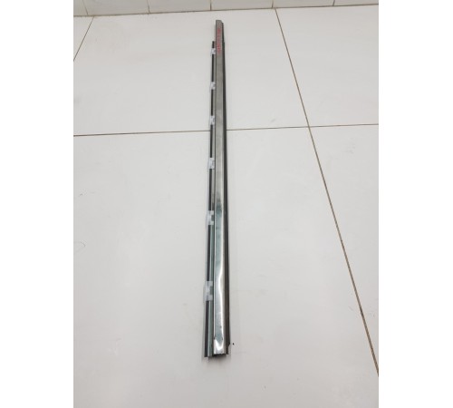 Молдинг стекла передний правый