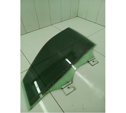 Стекло двери переднее левое