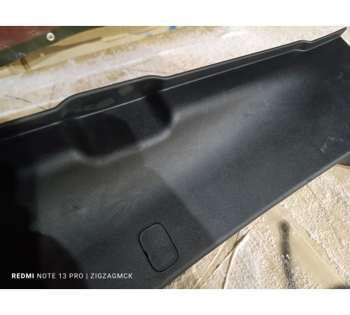 Накладка замка багажника задней панели