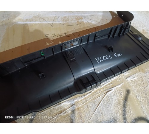 Накладка замка багажника задней панели