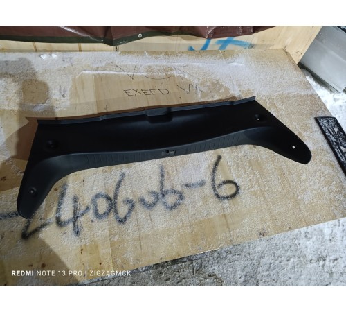 Накладка замка багажника задней панели