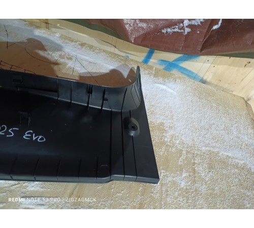 Накладка замка багажника задней панели