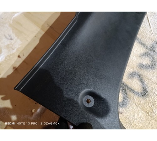 Накладка замка багажника задней панели