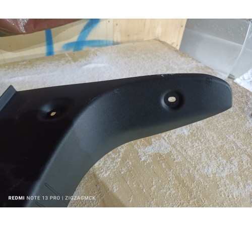 Накладка замка багажника задней панели