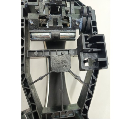 Ручка двери передняя правая внешняя