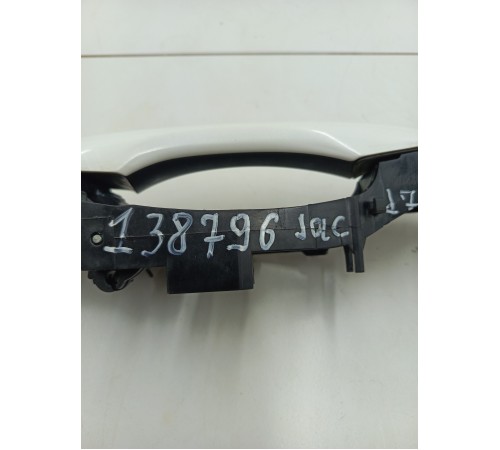 Ручка двери передняя правая внешняя