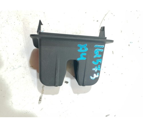 Накладка замка багажника