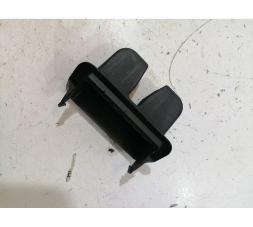 Накладка замка багажника