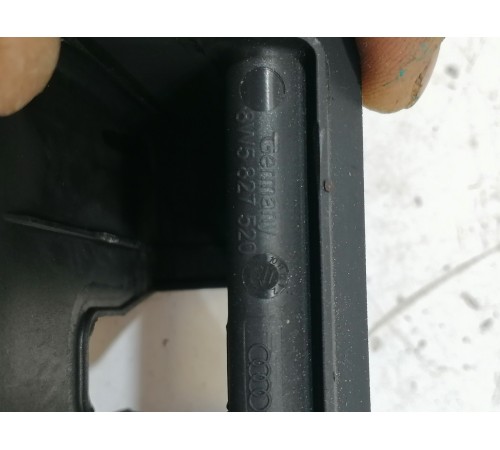 Накладка замка багажника