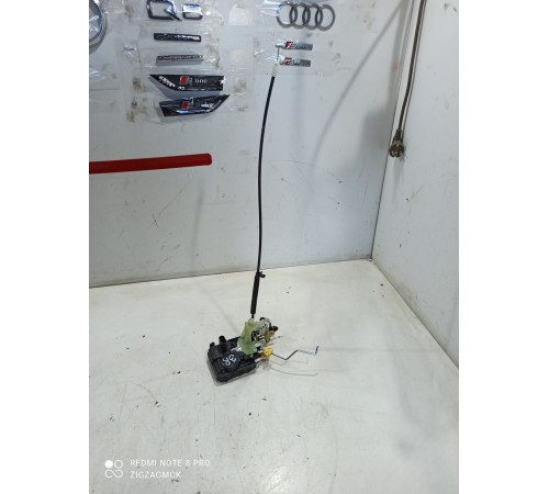 Замок двери (задний правый)