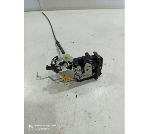 Замок двери (задний правый)