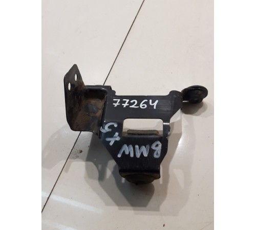 Кронштейн клапана отопителя