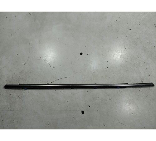 Уплотнитель стекла (задний левый наружный)