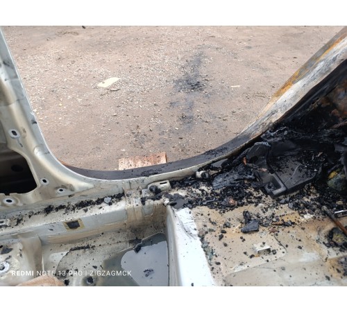 Порог со стойкой правый