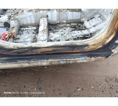 Порог со стойкой правый