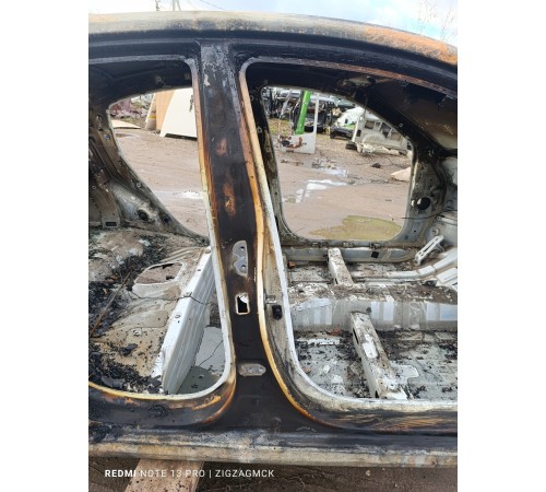 Порог со стойкой правый