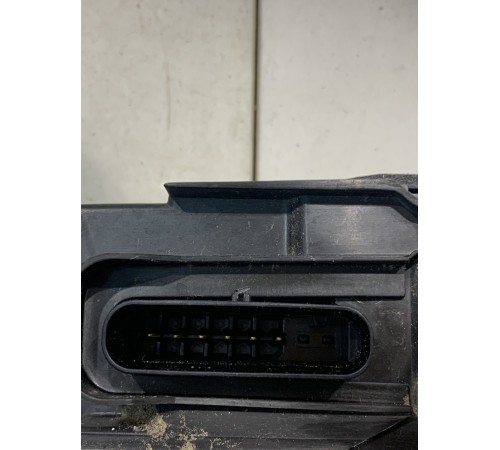 Замок двери (передний, правый)