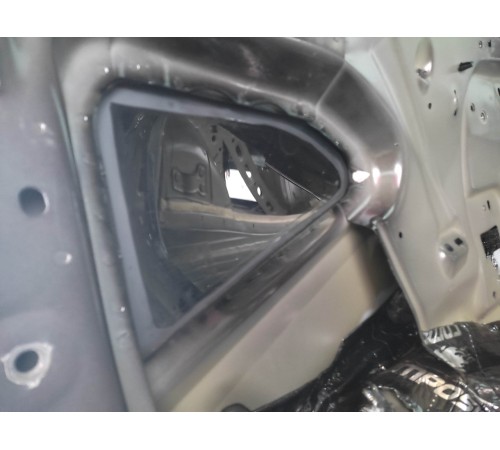 Глухое стекло (заднее, правое)