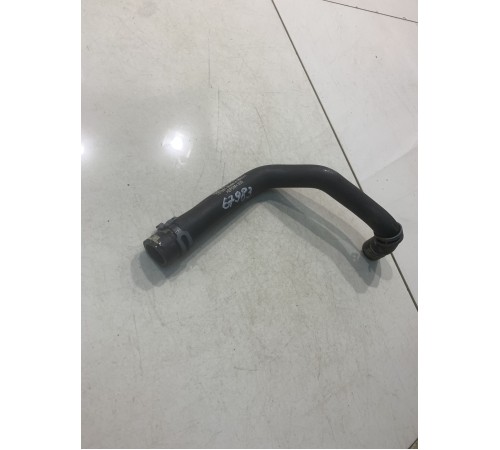 Патрубок системы охлаждения