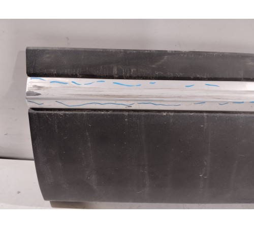 Накладка двери передняя правая нижняя