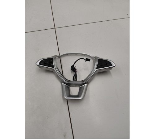 Кнопки рулевого колеса (руля)