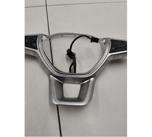 Кнопки рулевого колеса (руля)