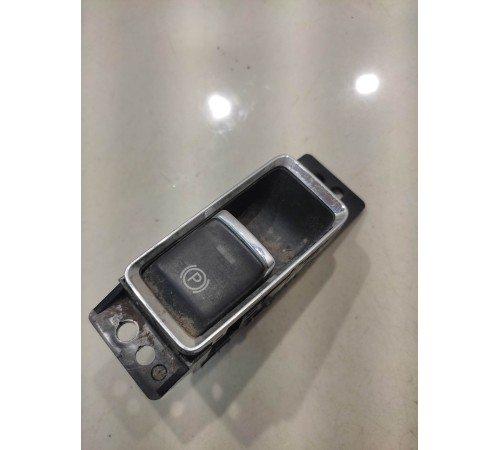 Кнопка стояночного тормоза