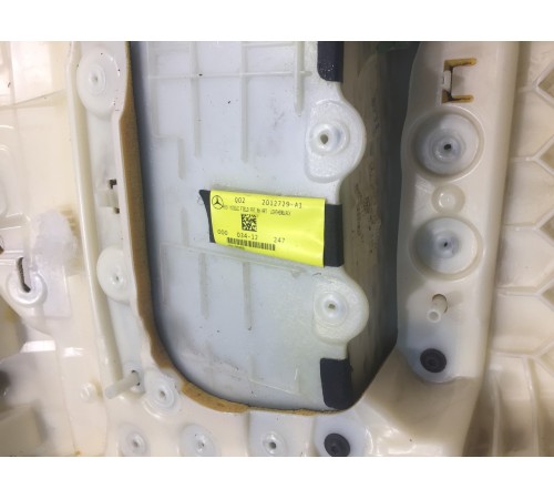 Обшивка двери (передняя, правая)