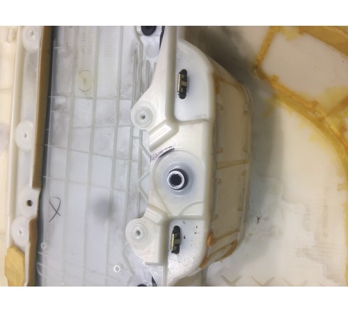 Обшивка двери (передняя, правая)