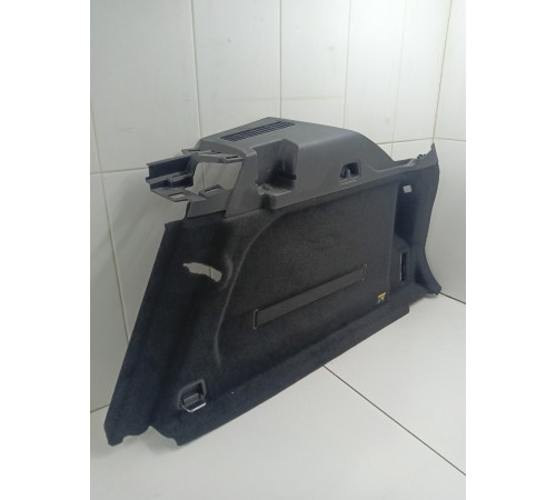 Обшивка багажника правая