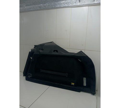 Обшивка багажника правая