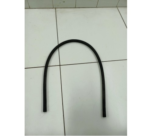 Уплотнитель капота